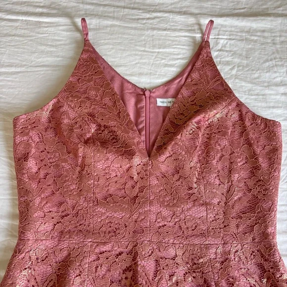 Dress the Population Mauve Gold Lace Leilani Illusion Hem Midi Dress • Size XL - Picture 9 of 16